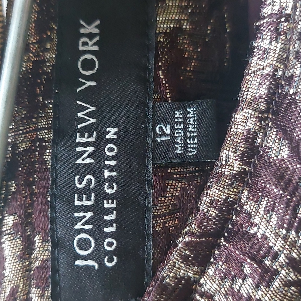 JONES NEW YORK, Size 12, Elegant Metallic Skirt Gold and Brown Color. - Picture 6 of 7
